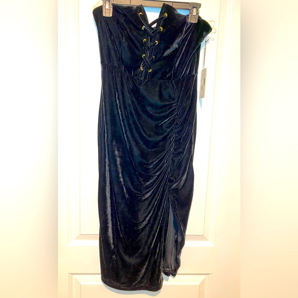 NWT! Strapless lace up velvet dress